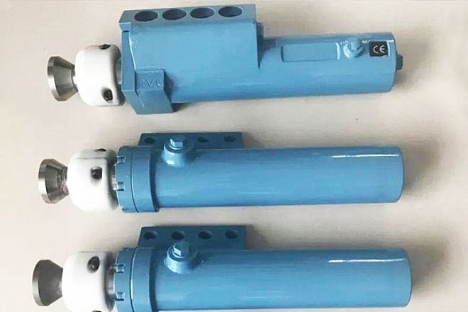 鑄造用清理鑄件內(nèi)砂芯，不可缺少氣動(dòng)除芯錘